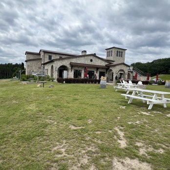 Mari Vineyards - Wine Tasting Room Near Me - Traverse City, Michigan Mari Vineyards - Wine Tasting Room Near Me - Traverse City, Michigan