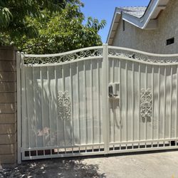 MB Fence & Iron Works - Driveway gate