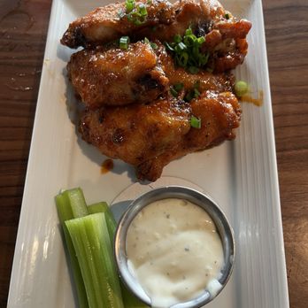 Pinstripes - Chicken Wings - New American Near Me - Orlando, Florida