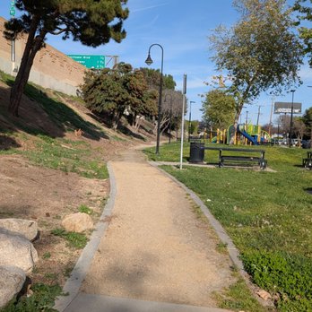 Palm Street Park - Walking trail - Parks Near Me - Bellflower, California Palm Street Park - Walking trail - Parks Near Me - Bellflower, California