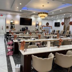Zion Nails and Waxing - Very professional environment