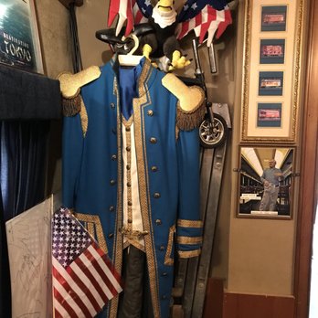 Bob's Train - New American Near Me - Sarasota, Florida