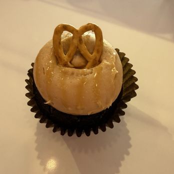 Batter ‘N Icing - Caramel Crunch cupcake, so yummy! - Cupcakes Near Me - Pleasant Hill, California Batter ‘N Icing - Caramel Crunch cupcake, so yummy! - Cupcakes Near Me - Pleasant Hill, California