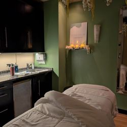 Noreen Skincare - Treatment Room