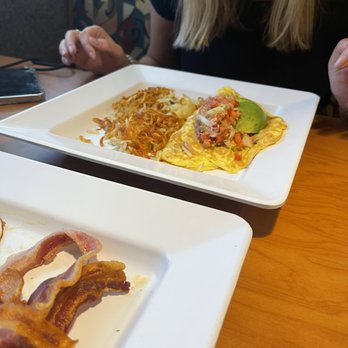 Flashback Diner - Diners Near Me - Hallandale Beach, Florida