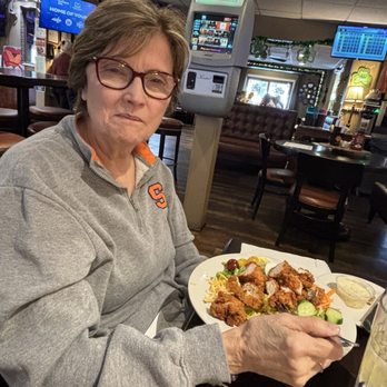 Hershey's Restaurant - Chicken tender salad - American Near Me - Gaithersburg, Maryland