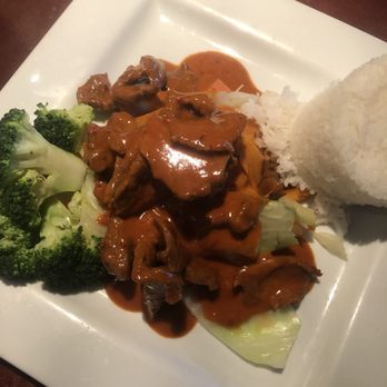Jasmine - Panang curry with steak - Thai Near Me - Brentwood, Tennessee