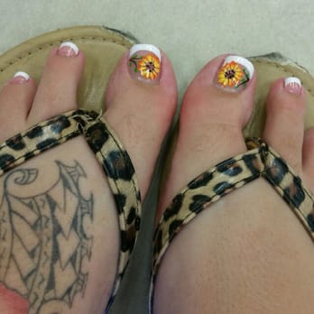 VIP Nails - Another picture ! I asked for a sunflower and that's what she gave me! Ask and you shall receive. That's why i love her !! - Nail Salons Near Me - San Diego, California