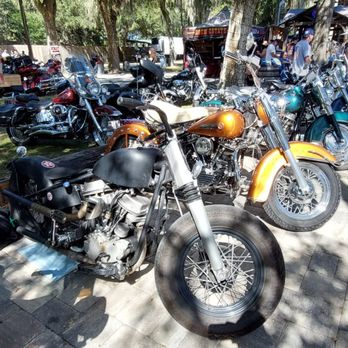 Broken Spoke Saloon - Pubs Near Me - Ormond Beach, Florida