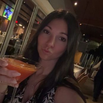 Chef Adrianne's Vineyard Restaurant and Bar - cosmo - Steakhouses Near Me - Miami, Florida