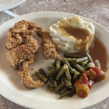 Crossroads Restaurant - Fried turkey, mashed potatoes and gravy, green beans okra. - Restaurants Near Me - Okeechobee, Florida