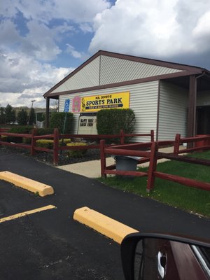 MR DIVOTS - Updated August 2025 - 24 Photos & 20 Reviews - 13393 York ...