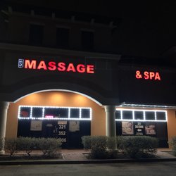 Jin Jing Spa - Outside at night