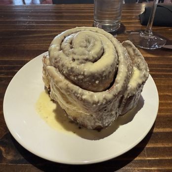 Full Belly - Giant cinnamon roll - Breakfast & Brunch Near Me - Olmos Park, Texas Full Belly - Giant cinnamon roll - Breakfast & Brunch Near Me - Olmos Park, Texas