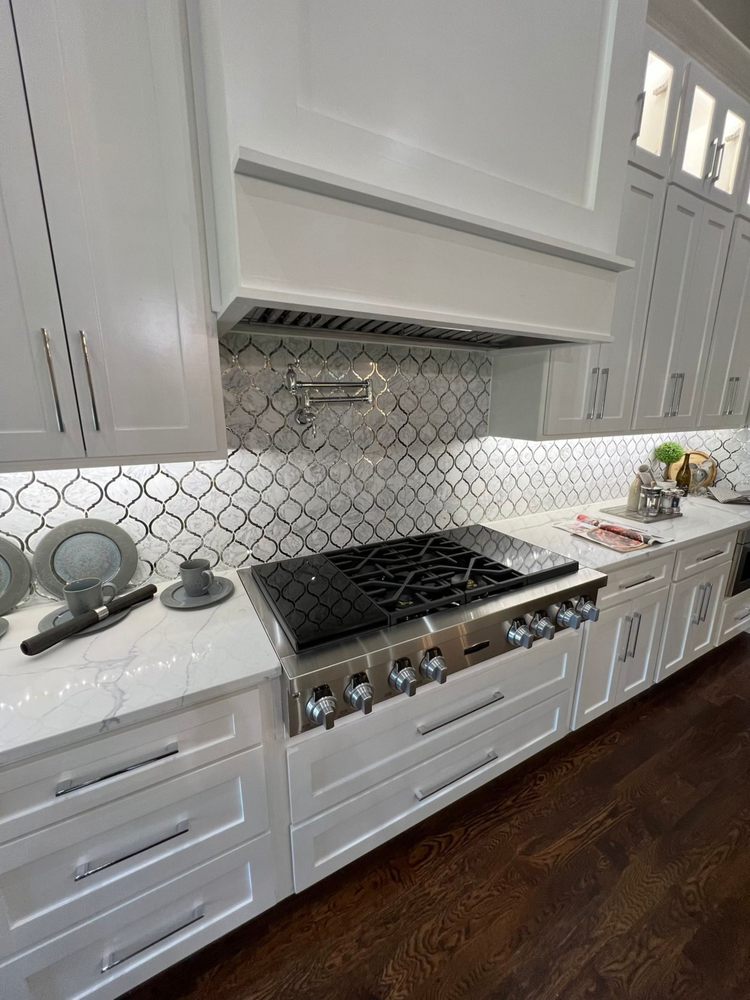 Slide of Maestros Home Services