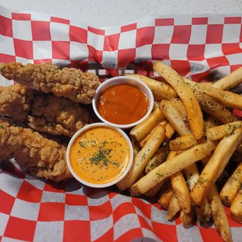 Henry's Bar & Grill - Chicken Strips - Dive Bars Near Me - Louisville, Colorado Henry's Bar & Grill - Chicken Strips - Dive Bars Near Me - Louisville, Colorado