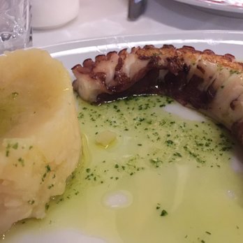 El Barril de las Cortes - Octopus with aioli - Seafood Near Me - Madrid, M
