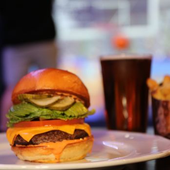 Swing Social - Cali Social Burger
avocado, american cheese, bacon jam, sriracha aioli, romaine lettuce, brioche bun, parmesan fries - Sports Bars Near Me - San Diego, California Swing Social - Cali Social Burger
avocado, american cheese, bacon jam, sriracha aioli, romaine lettuce, brioche bun, parmesan fries - Sports Bars Near Me - San Diego, California