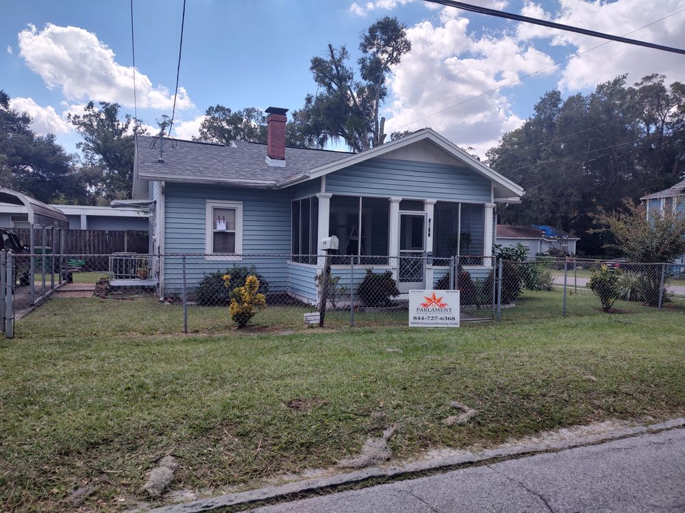 Slide of Parlament Roofing and Construction