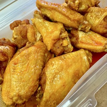 Pavone's Pizza - 12 Wings - Pizza Near Me - East Syracuse, New York Pavone's Pizza - 12 Wings - Pizza Near Me - East Syracuse, New York