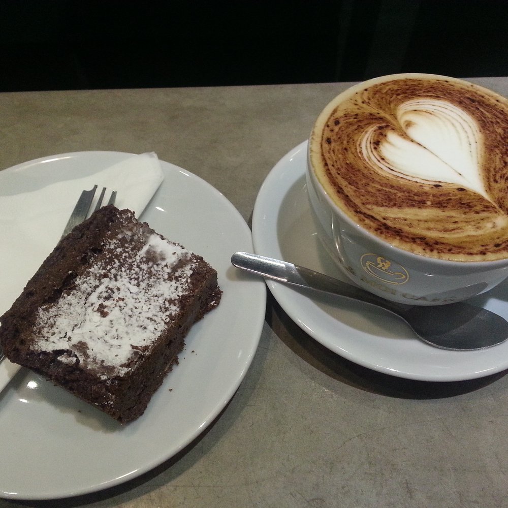 Toi & Moi - Brownie and cappuccino - Coffee & Tea Near Me - London, XGL