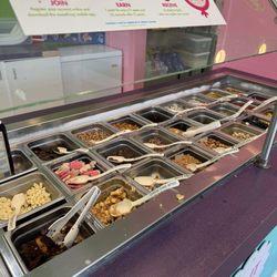 sweetFrog Premium Frozen Yogurt