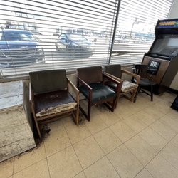 East Ridge Coin Laundry - Goodwill would reject these chairs.