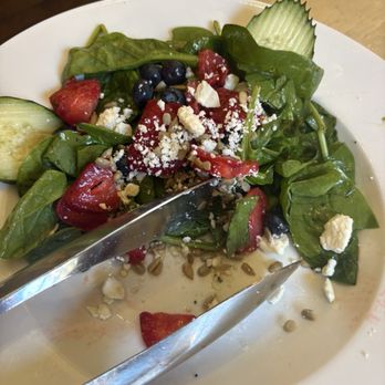 Placerville Public House - Berry salad - Beer Bar Near Me - Placerville, California Placerville Public House - Berry salad - Beer Bar Near Me - Placerville, California