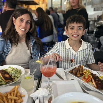 Catch Oyster Bar - Seafood Near Me - Patchogue, New York