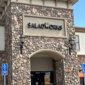 Saladworks - Storefront entrance of the building - Salad Near Me - Lincoln, California