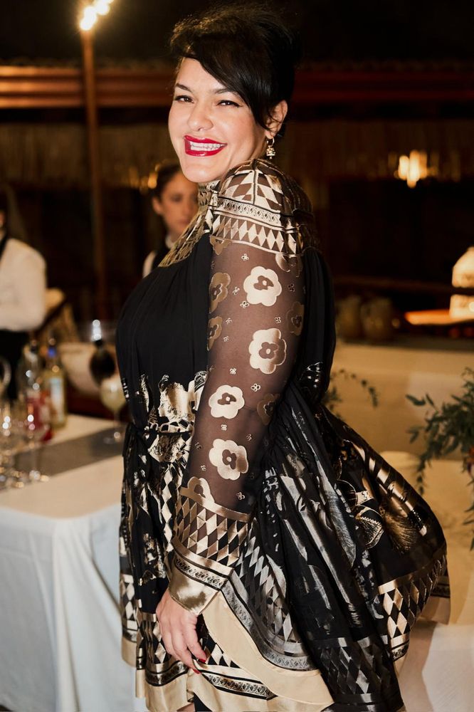 Laly Zambrana Hair & Makeup Artist Logo