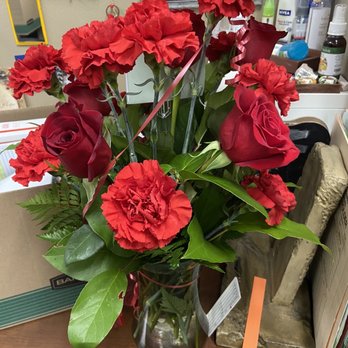 Avas Flowers - What was delivered.. so sad.. - Florists Near Me Avas Flowers - What was delivered.. so sad.. - Florists Near Me