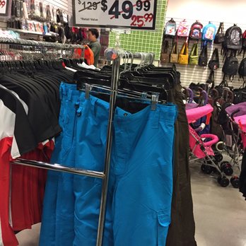 District Factory Outlet - Snowpants for that price ??? is it real??? - Outlet Stores Near Me - Vancouver, British Columbia