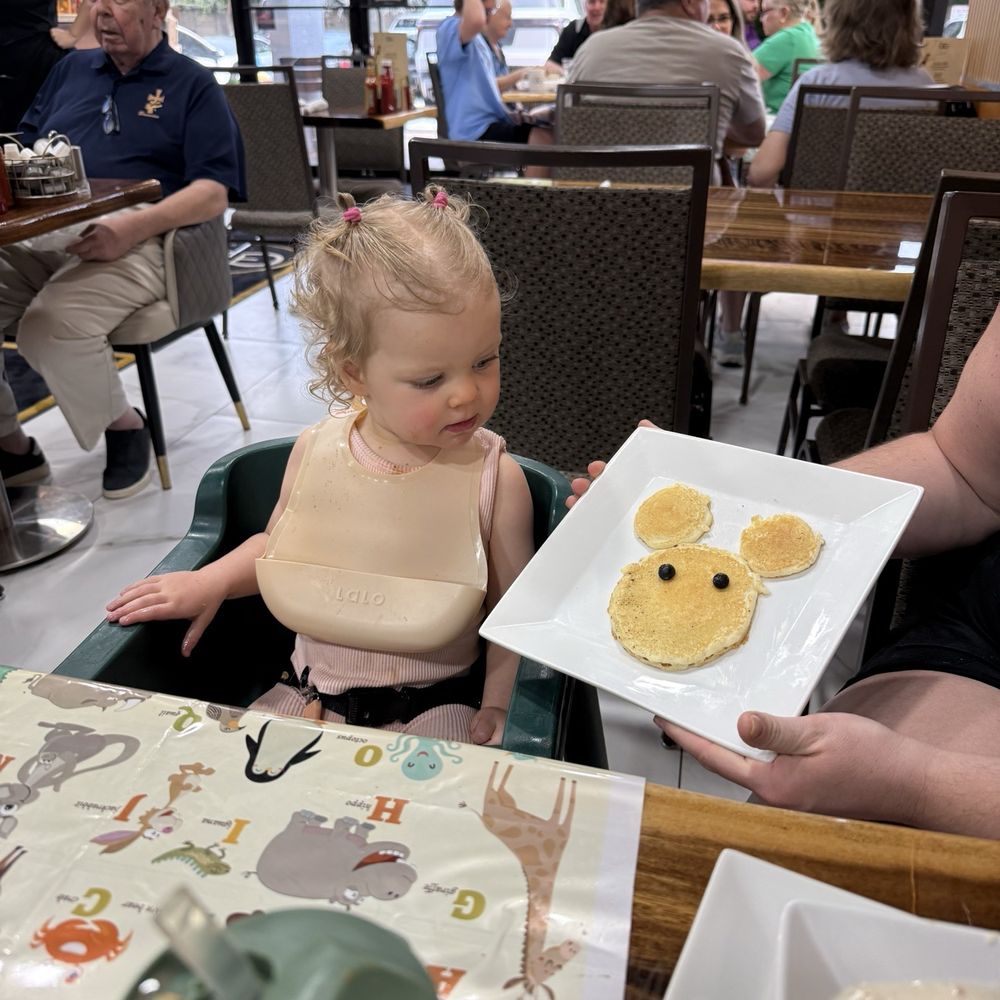 Easily the best restaurant we went to in Naples. Cannot recommend enough! The food was amazing and the people were even better.