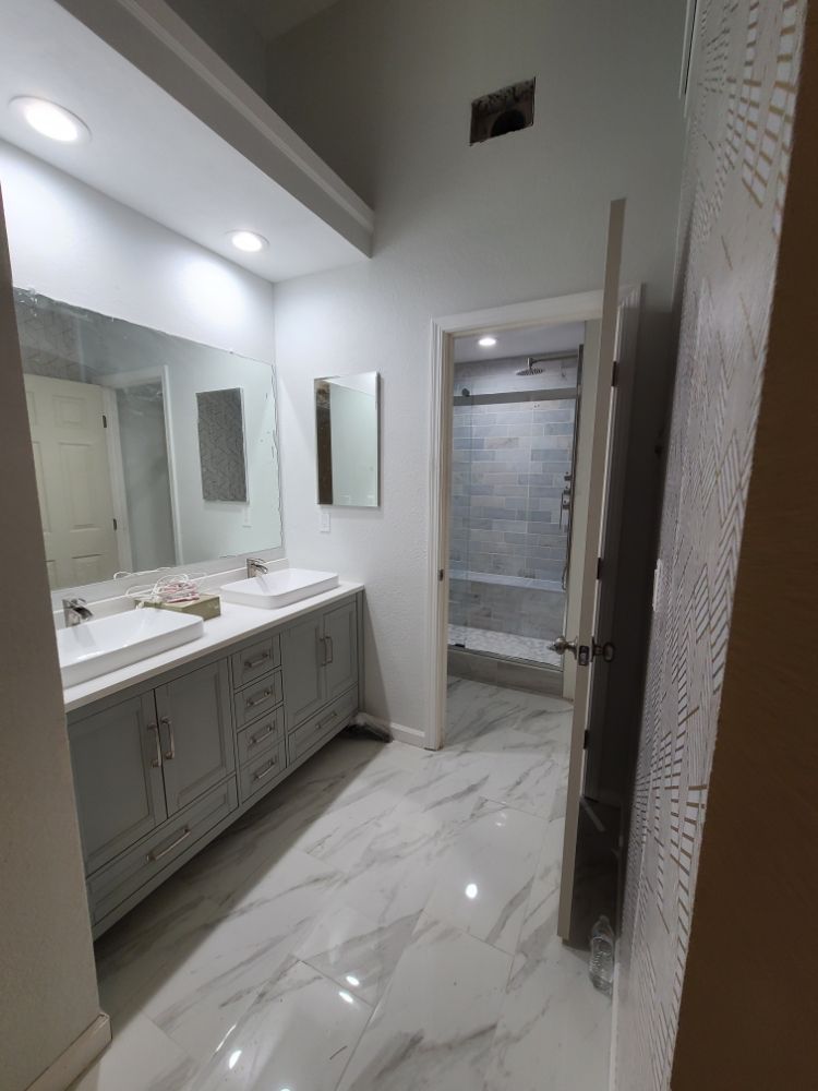 Slide of Saunders Construction