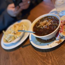 Mama Stortini's Restaurant & Bar - Kent - Fettuccine Alfredo and Country Minestrone soup.