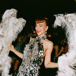 Hana Events + Experiences - Burlesque, Cabaret with giant feather fans!