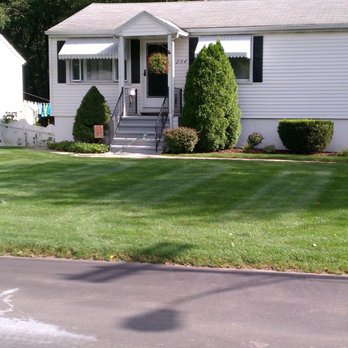 Custom Grounds - the front yard of a home - Landscaping Near Me Custom Grounds - the front yard of a home - Landscaping Near Me