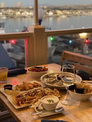 Newport Landing Restaurant - 850 Photos 814 Reviews - Seafood - 503 E Edgewater Ave Newport Beach Ca - Restaurant Reviews - Phone Number - Yelp