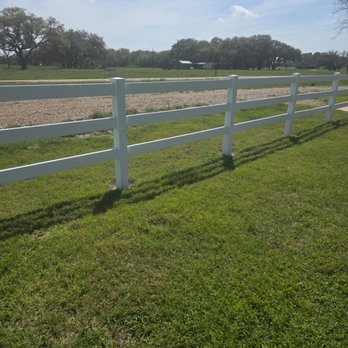 Erik Services - Fence washing - Lawn Services Near Me - Garwood, Texas