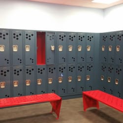 Blink Fitness - Hicksville - Plenty of lockers