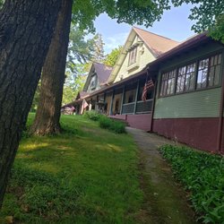 Lakeside Inn