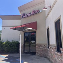 Pizza Inn - Entrance
