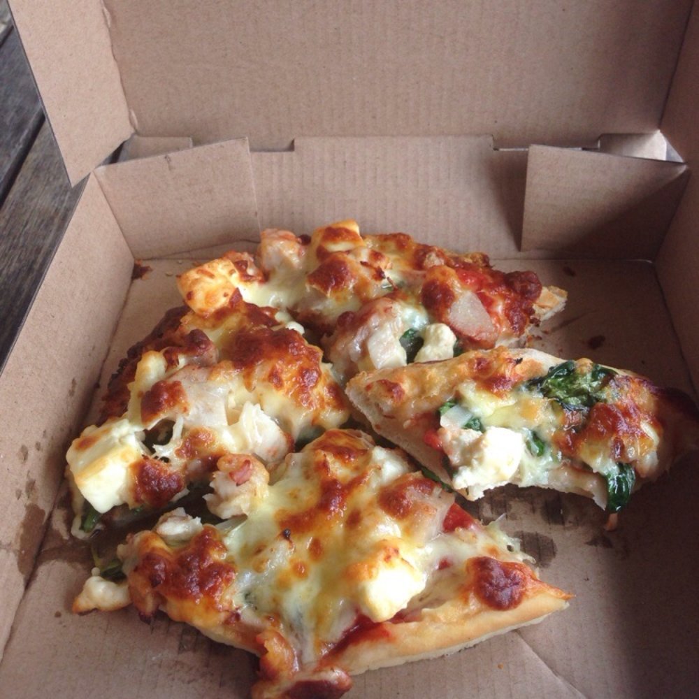 Legend Pizzas - Small New Yorker with chicken. - Fast Food Near Me - Byron Bay, NSW Legend Pizzas - Small New Yorker with chicken. - Fast Food Near Me - Byron Bay, NSW