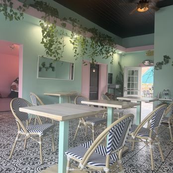 Meraki Café - Indoor seating - Coffee & Tea Near Me - San Diego, California Meraki Café - Indoor seating - Coffee & Tea Near Me - San Diego, California