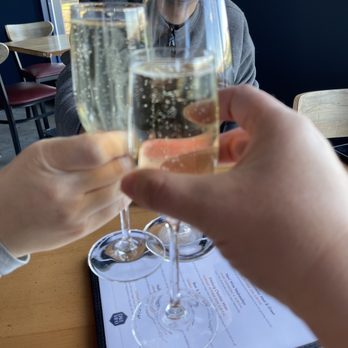 Dále Vino - Wine Bars Near Me - Pittsburg, California