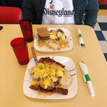 Green Light Diner - Diners Near Me - Poulsbo, Washington
