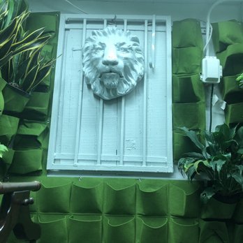 Esmeralda's Earth, Wind and Fire Boutique - Décor of the back room. - Supernatural Readings Near Me - Miami, Florida