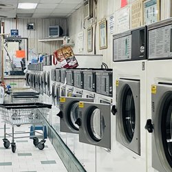 14 Ave Laundromat - inside