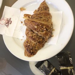Café Célia - Cereal croissant